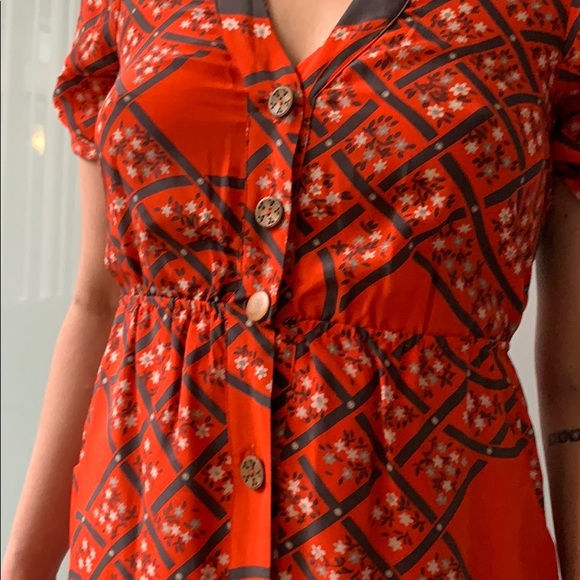 📌 MOULINETTE SOEURS Red Silk Floral Patch Dress - Picture 2 of 5